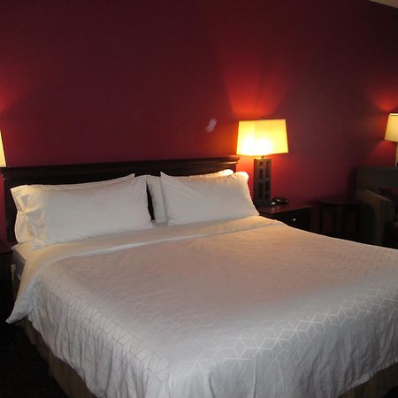 Holiday Inn Express Cloverdale - Greencastle By Ihg Buitenkant foto