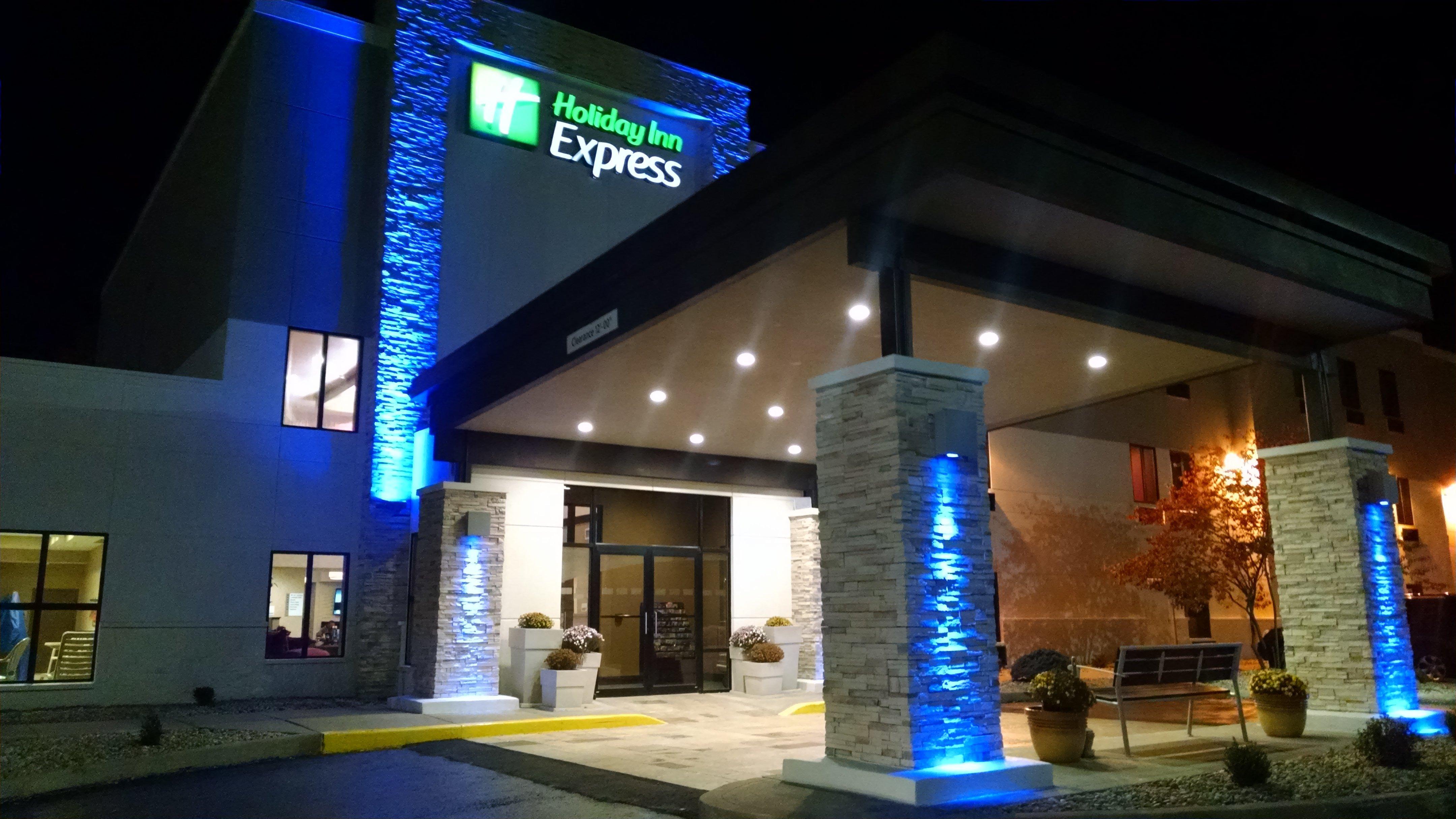 Holiday Inn Express Cloverdale - Greencastle By Ihg Buitenkant foto