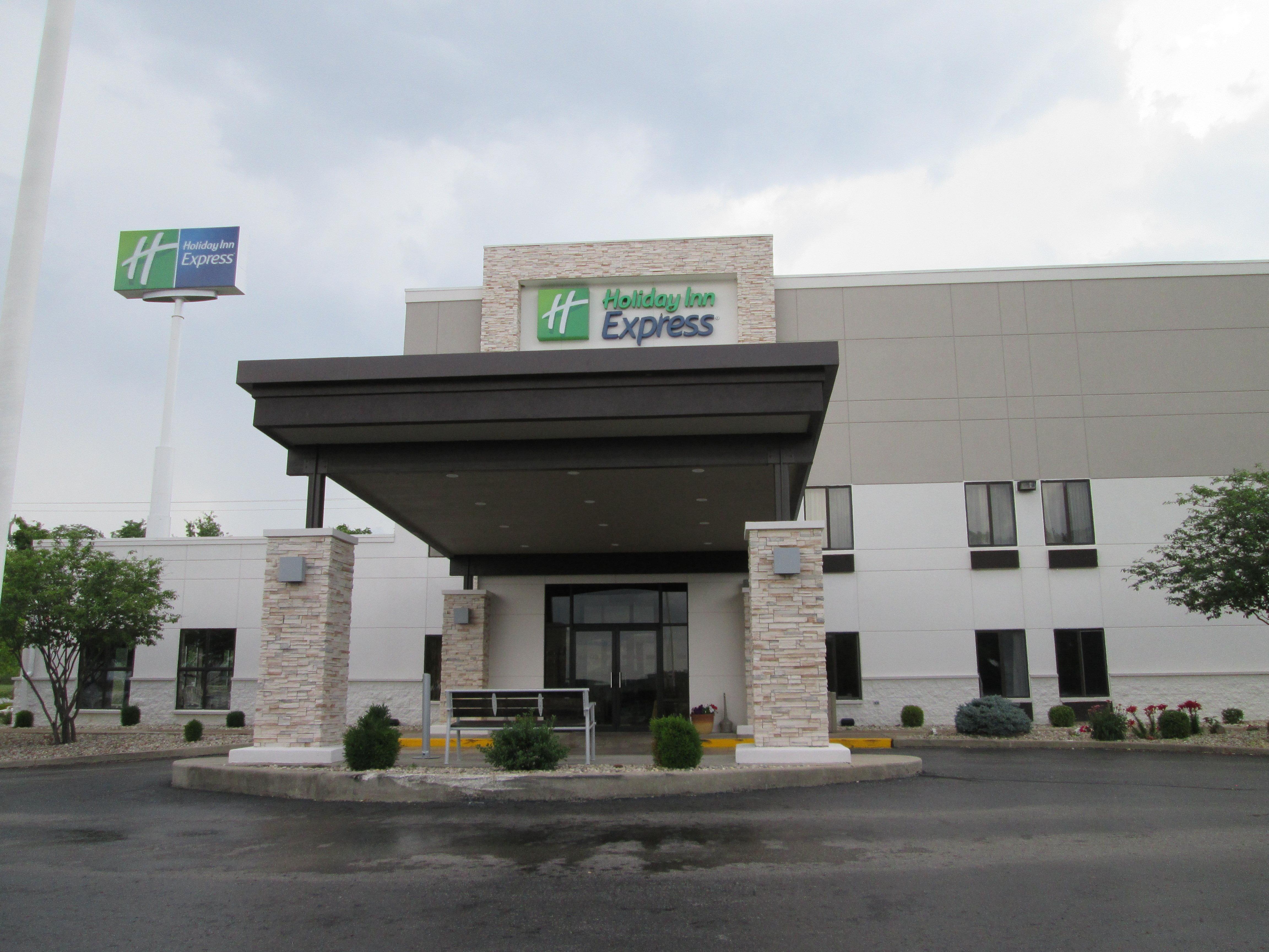 Holiday Inn Express Cloverdale - Greencastle By Ihg Buitenkant foto