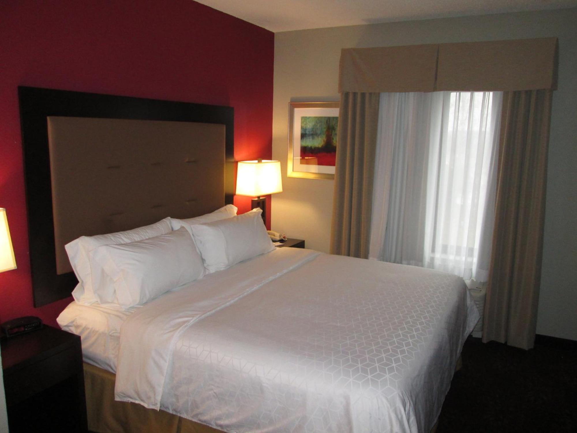 Holiday Inn Express Cloverdale - Greencastle By Ihg Buitenkant foto