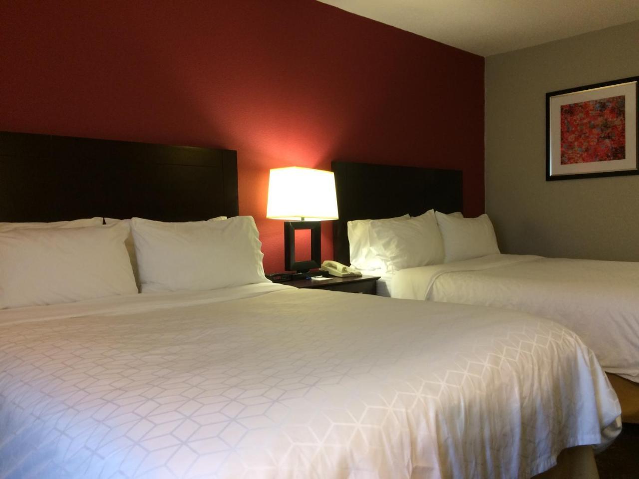 Holiday Inn Express Cloverdale - Greencastle By Ihg Buitenkant foto