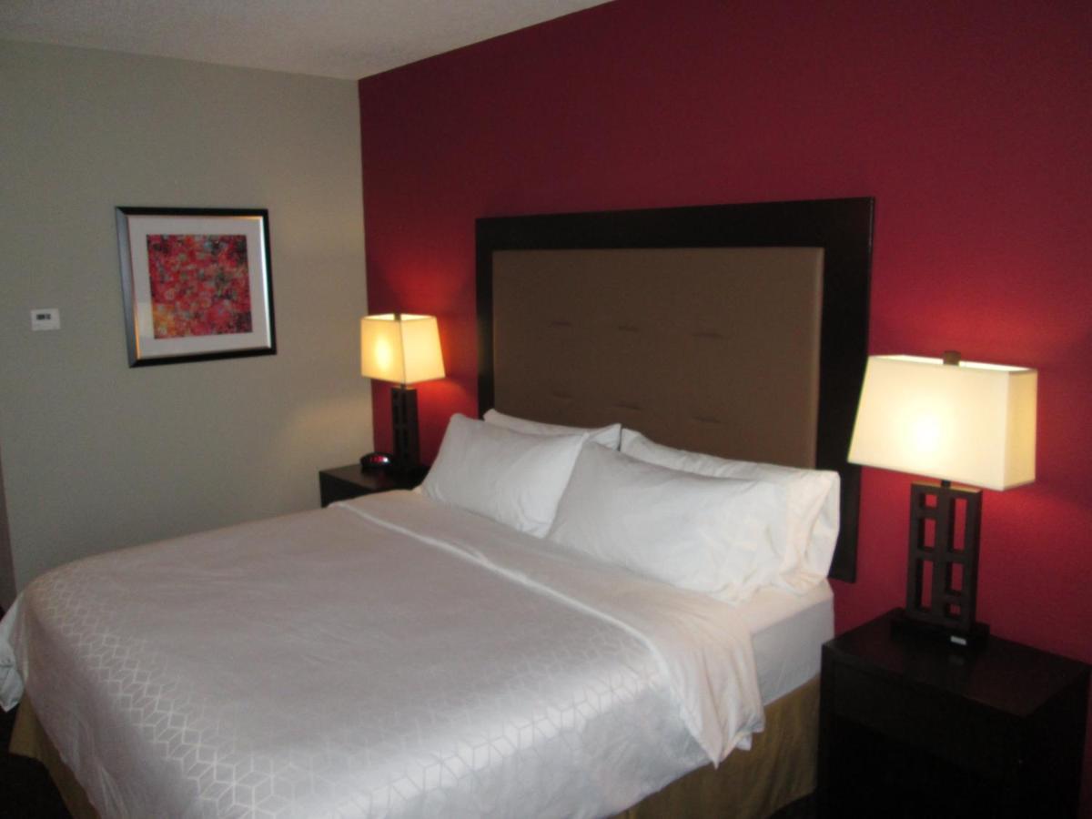 Holiday Inn Express Cloverdale - Greencastle By Ihg Buitenkant foto