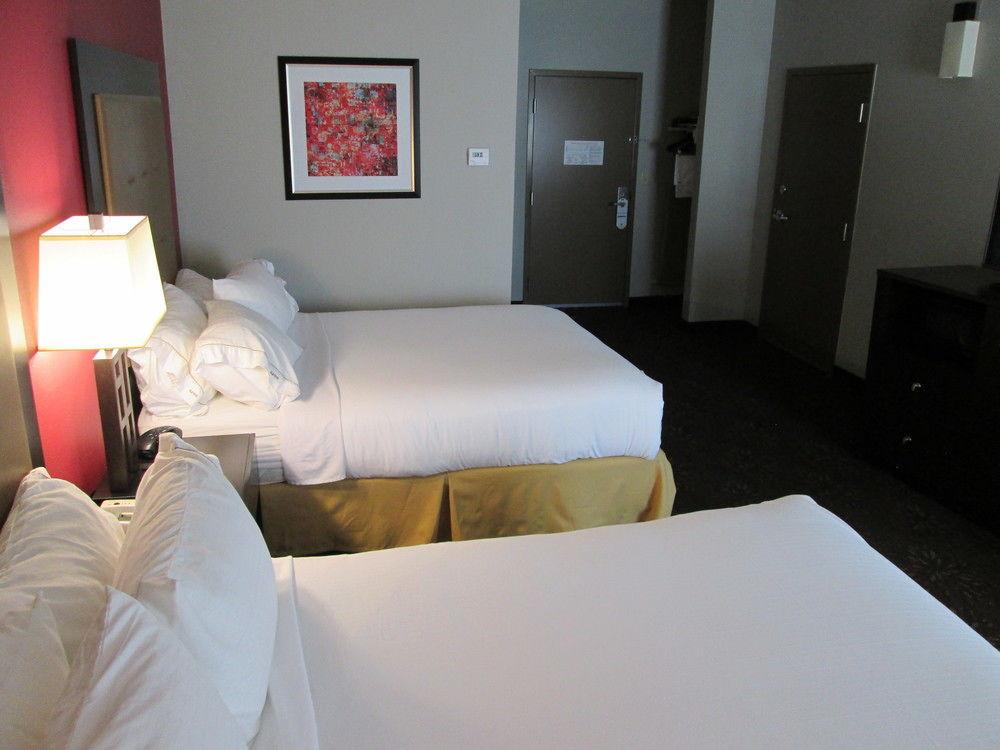 Holiday Inn Express Cloverdale - Greencastle By Ihg Buitenkant foto