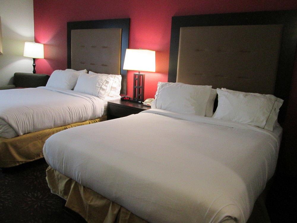 Holiday Inn Express Cloverdale - Greencastle By Ihg Buitenkant foto