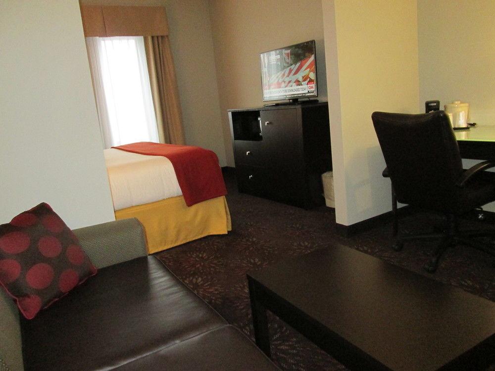 Holiday Inn Express Cloverdale - Greencastle By Ihg Buitenkant foto